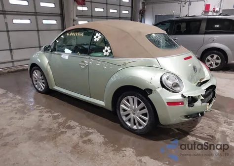 2009 Volkswagen New Beetle 2.5L из США, поврежденный, VIN 3VWRF31Y79M408563